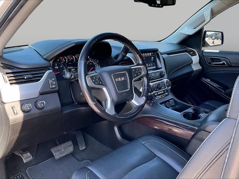 Used 2018 GMC Yukon XL SLT w/ Open Road Package AWD/4WD image 15