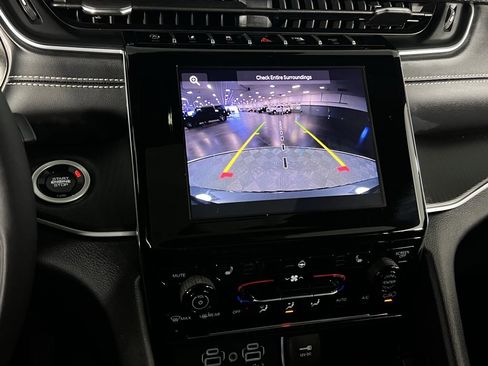 Certified 2025 Jeep Grand Cherokee L Altitude image 14