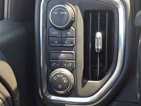 Used 2021 Chevrolet Silverado 1500 LT AWD/4WD image 23