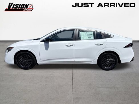 New 2026 Nissan Sentra SV w/ SV Convenience Package FWD image 8