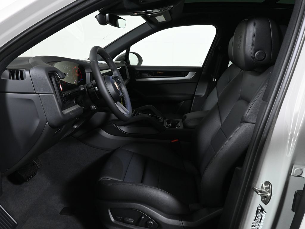 Used 2026 Porsche Cayenne AWD/4WD image 5