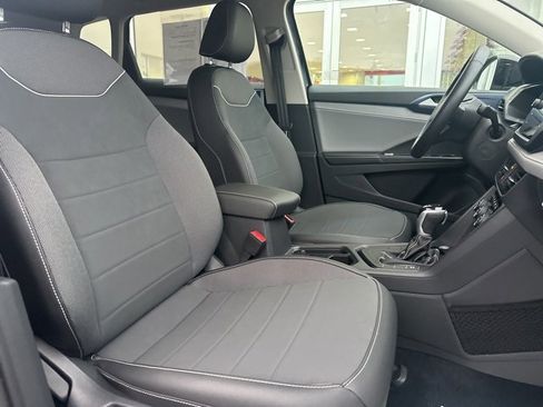 Used 2024 Volkswagen Taos SE image 14