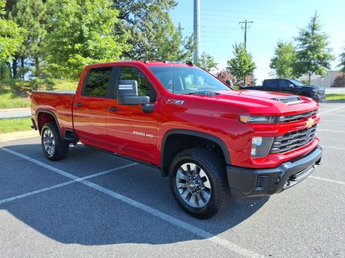 Used 2024 Chevrolet Silverado 2500 Custom w/ Custom Value Package AWD/4WD image 3