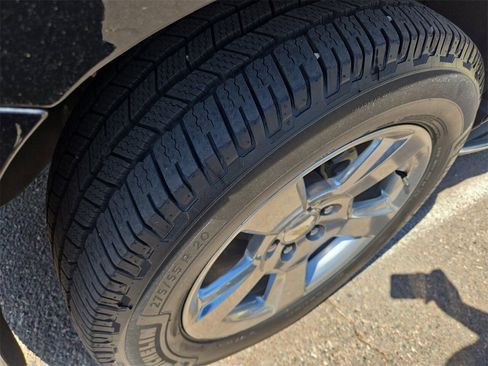 Used 2018 Chevrolet Tahoe Premier w/ Max Trailering Package image 18