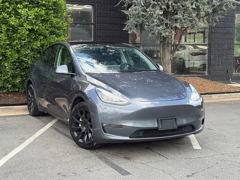 Used 2022 Tesla Model Y Long Range AWD/4WD image 7