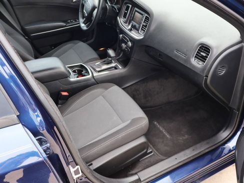 Used 2016 Dodge Charger SE RWD image 19