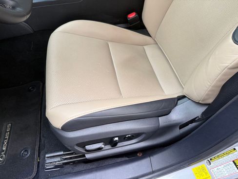 Used 2021 Lexus ES 300h ES 300h w/ Premium Package image 12