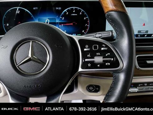 Used 2022 Mercedes-Benz GLS 450 4MATIC image 11