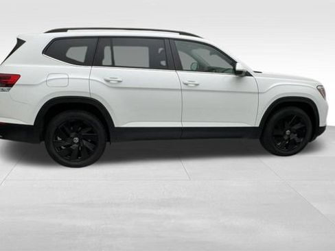 Used 2024 Volkswagen Atlas SE AWD/4WD image 9