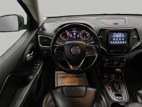 Used 2020 Jeep Cherokee Latitude Plus w/ Cold Weather Group image 14