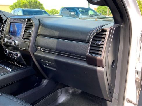 Used 2020 Ford Expedition Max Limited RWD image 19