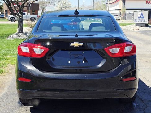 Used 2017 Chevrolet Cruze LT image 5