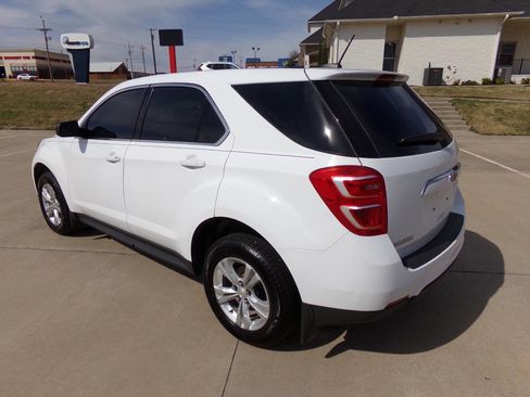 Used 2017 Chevrolet Equinox LS image 29