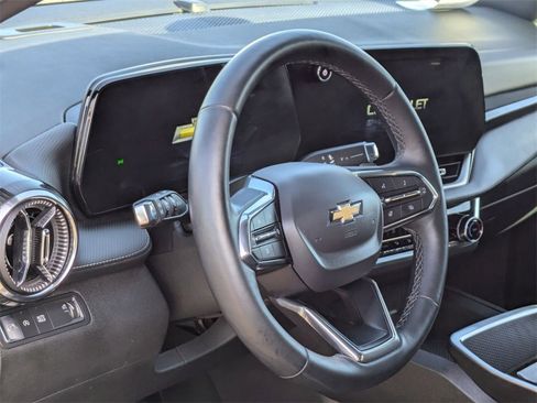 Used 2025 Chevrolet Equinox LT image 14