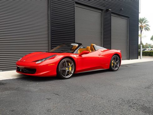 Used 2015 Ferrari 458 Spider RWD image 1