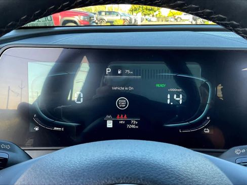 Used 2025 Kia Sportage X-Line image 23