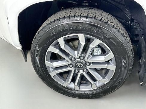 Used 2025 Toyota 4Runner Limited image 31