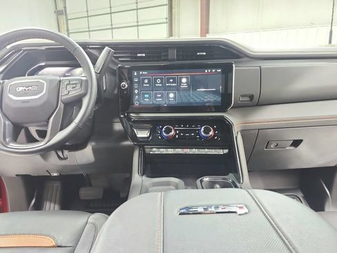 Used 2025 GMC Sierra 2500 AT4 w/ AT4 Premium Plus Package AWD/4WD image 29
