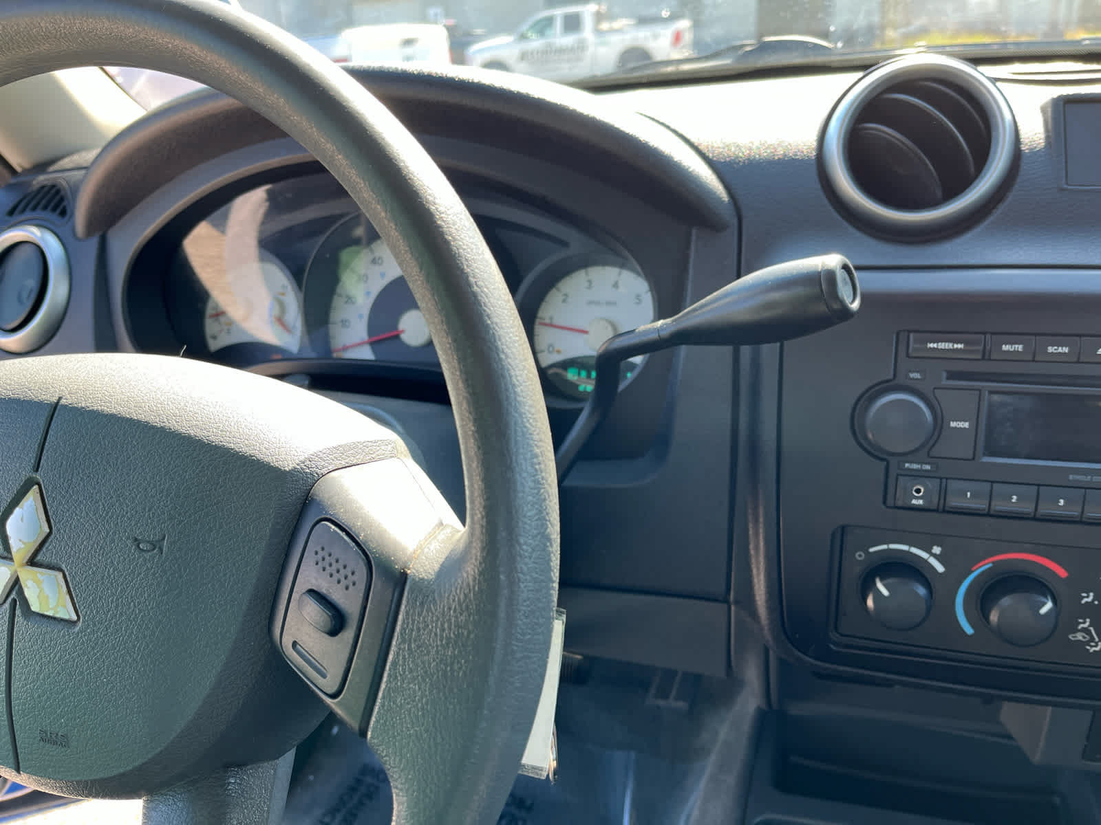 Used 2007 Mitsubishi Raider LS AWD/4WD image 15
