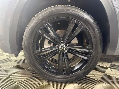 Used 2022 Volkswagen Atlas Cross Sport SEL R-Line AWD/4WD image 10