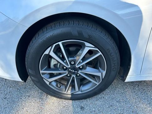 Used 2024 Kia Forte LXS w/ LXS Technology Package image 9