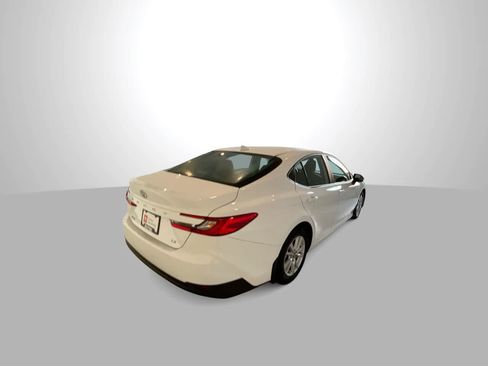 Used 2025 Toyota Camry LE w/ Convenience Package FWD image 8