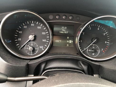 Used 2009 Mercedes-Benz R 350 4MATIC w/ Premium 1 Pkg image 6