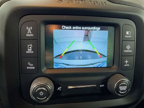 Used 2016 Jeep Renegade Latitude AWD/4WD image 15