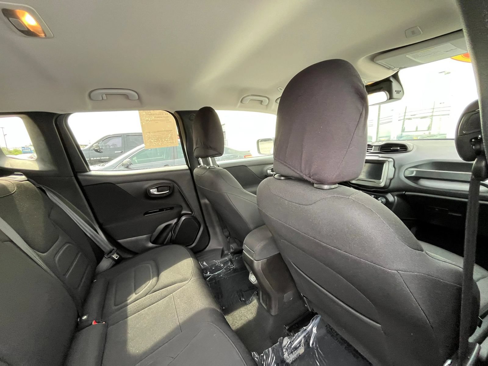 Used 2020 Jeep Renegade Latitude FWD image 34