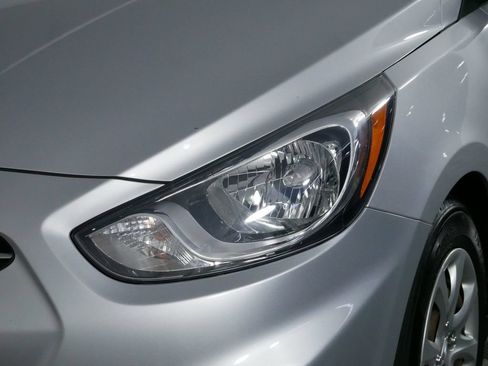 Used 2014 Hyundai Accent GS FWD image 14