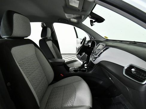 Used 2022 Chevrolet Equinox LS image 22