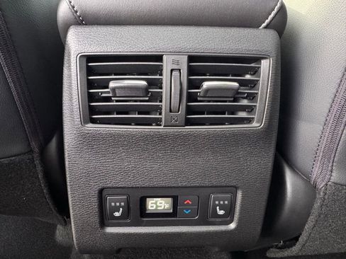 New 2026 Mitsubishi Outlander SEL FWD image 17
