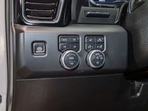 Used 2025 GMC Sierra 3500 Denali w/ Denali Reserve Package AWD/4WD image 19