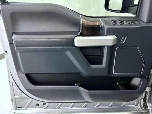 Used 2022 Ford F250 Lariat w/ Chrome Package image 9