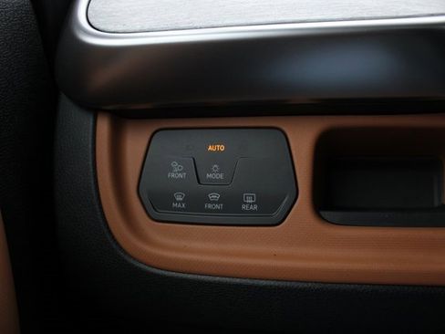 New 2025 Volkswagen ID. Buzz Pro S Plus image 20