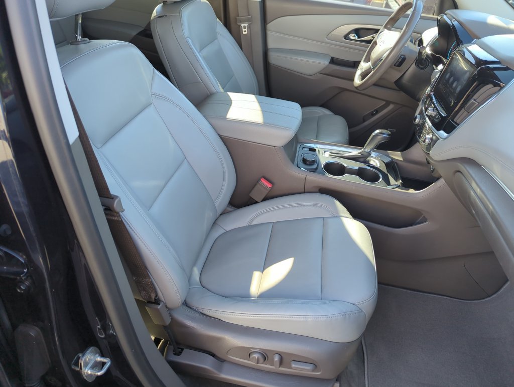 Used 2020 Chevrolet Traverse LT w/ LT Premium Package FWD image 37