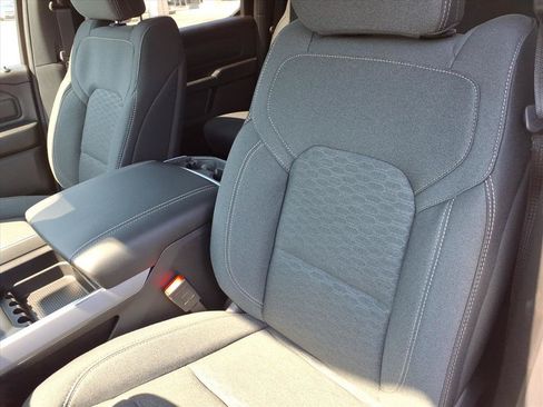 New 2026 RAM 1500 Express AWD/4WD image 17