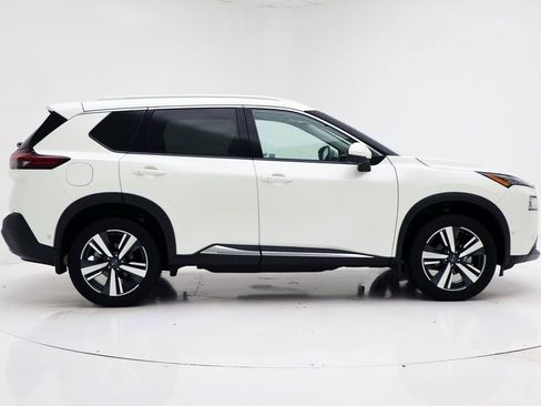 Used 2023 Nissan Rogue SL w/ SL Premium Package image 2