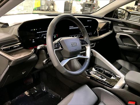 Used 2025 Audi Q5 Prestige AWD/4WD image 8