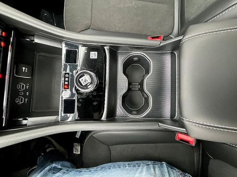 New 2025 Jeep Grand Cherokee Altitude image 28