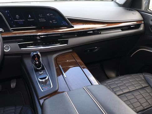 Certified 2024 Cadillac Escalade Sport Platinum image 17