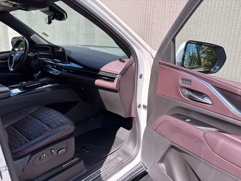 Used 2022 Cadillac Escalade Sport Platinum AWD/4WD image 41