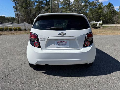 Used 2014 Chevrolet Sonic LT image 34