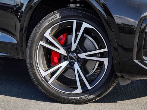 Certified 2025 Audi Q5 2.0T Premium Plus image 2