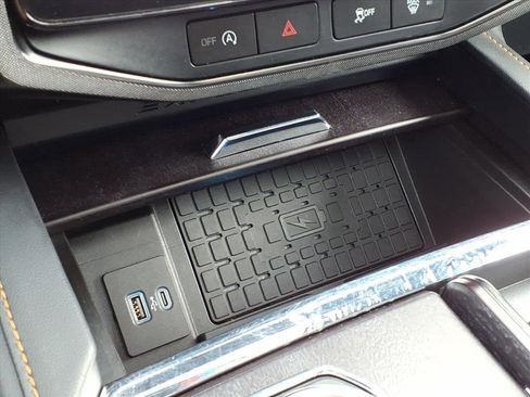 Used 2024 Ford Expedition Max Platinum image 9