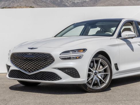 Used 2026 Genesis G70 2.5T Prestige RWD image 2