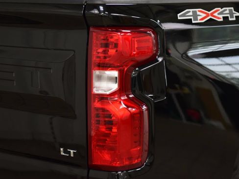 Used 2024 Chevrolet Silverado 1500 LT AWD/4WD image 18