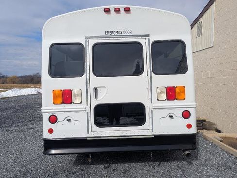 Used 2014 Chevrolet Express 4500 w/ School Bus Package image 5