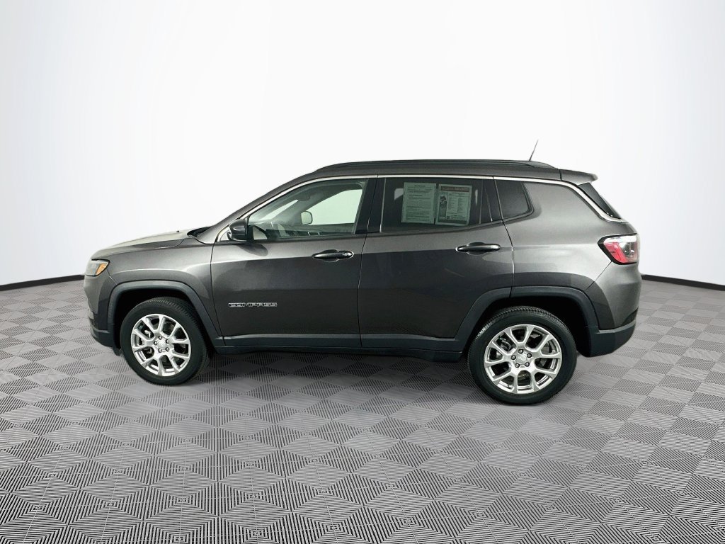 Used 2023 Jeep Compass Latitude AWD/4WD image 6