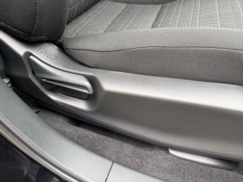 New 2026 Honda HR-V LX image 40